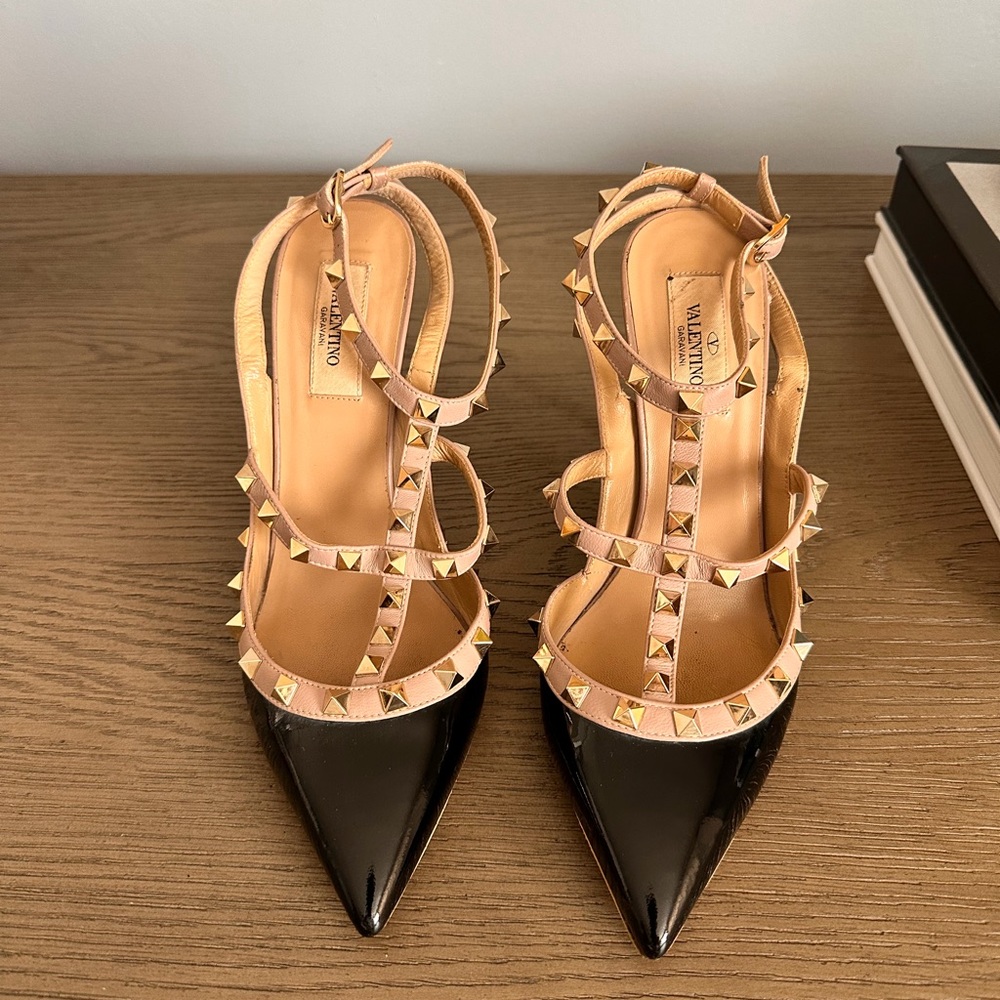 Valentino Two-Tone Rockstud Pointed Toe Pumps - Black & Nude